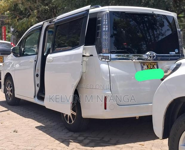Toyota Voxy 2016 White