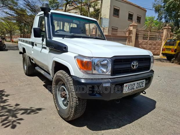 Toyota Land Cruiser 79 Series 2013 White