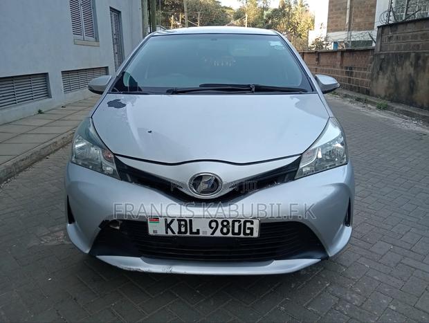 Toyota Vitz 2015 Silver