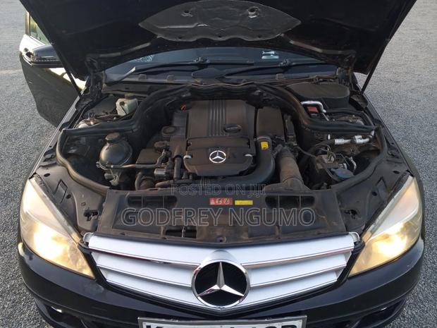 Mercedes-Benz C200 2010 Black