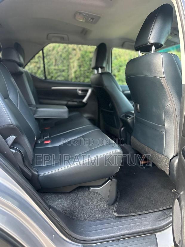 Toyota Fortuner 2023 Gray