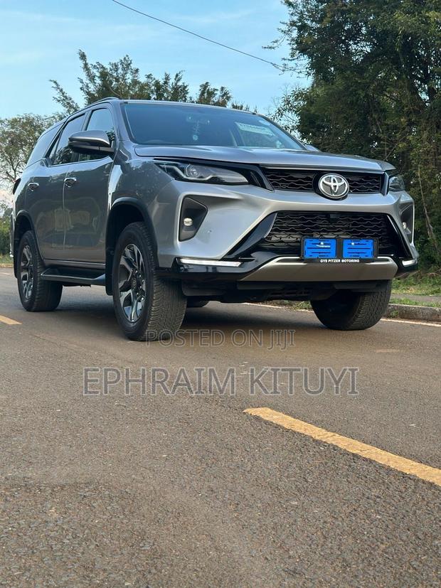 Toyota Fortuner 2023 Gray