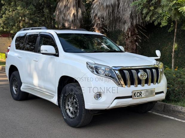 Toyota Land Cruiser Prado 2.7 i 2011 White