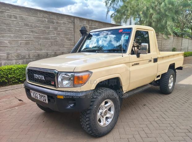 Toyota Land Cruiser 2008 Yellow
