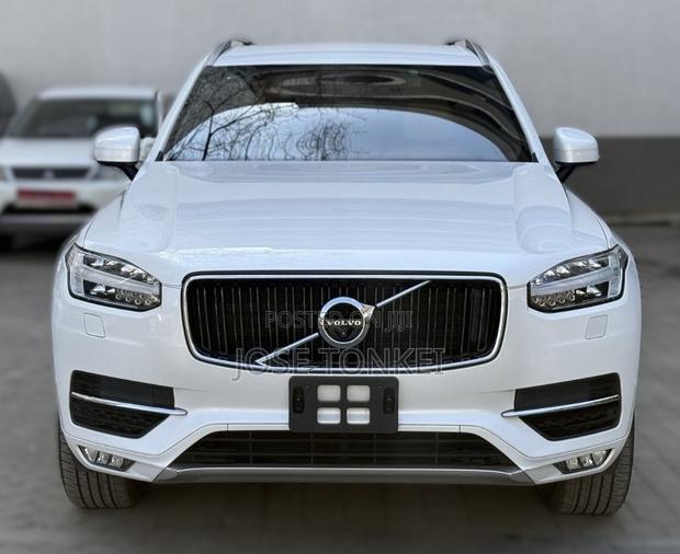 Volvo XC90 T5 Momentum AWD (2.0L 4cyl 8A) 2017 White