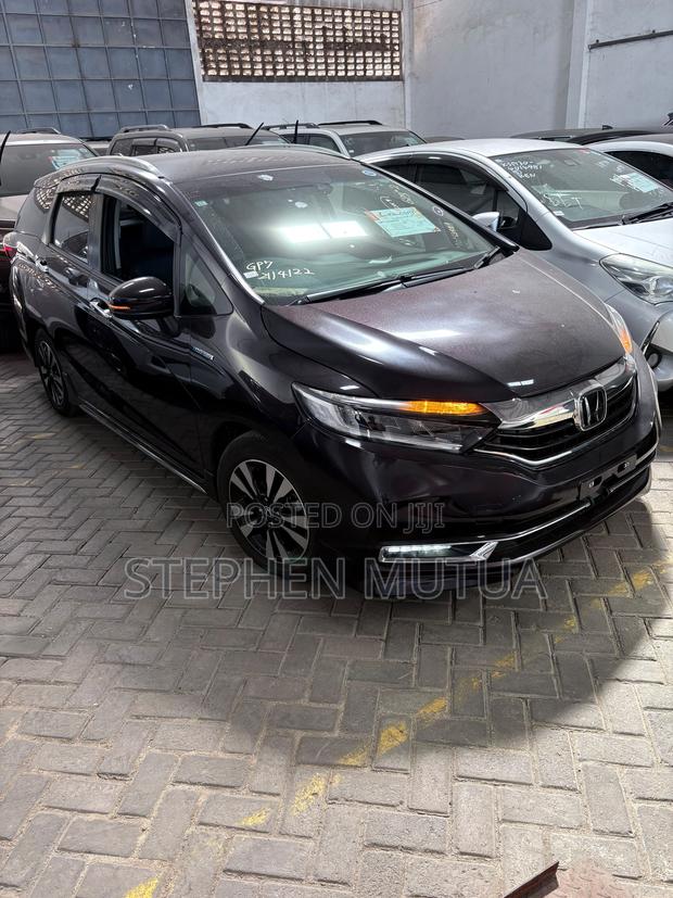 Honda Fit Shuttle 1.5 Hybrid 2WD 2019 Purple