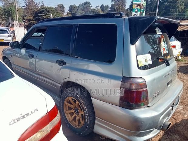 Subaru Forester 2000 Gray
