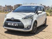 Toyota Sienta 2016 White for sale