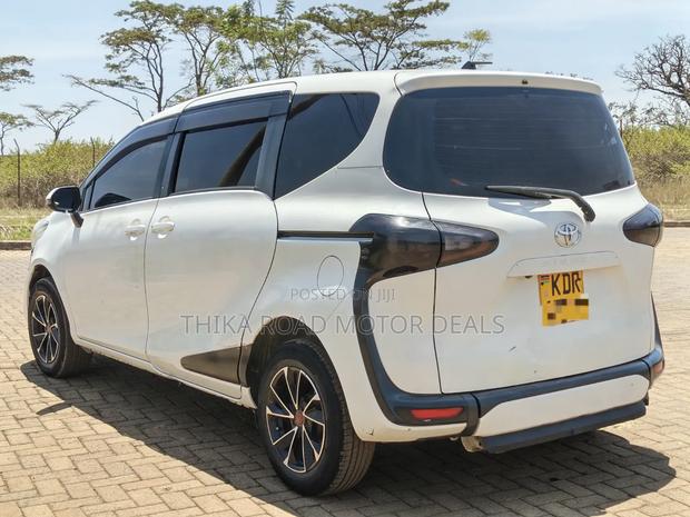 Toyota Sienta 2016 White