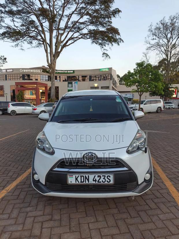 Toyota Sienta 2016 White