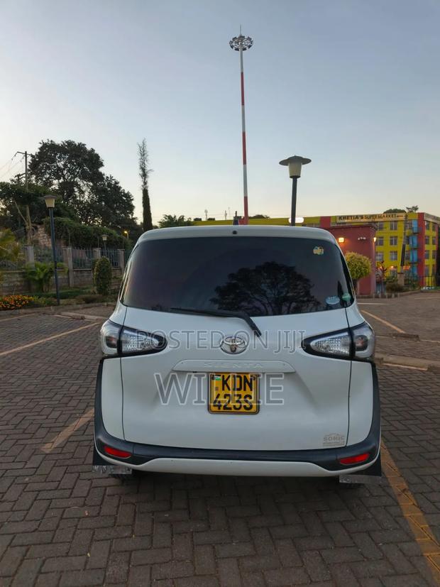 Toyota Sienta 2016 White