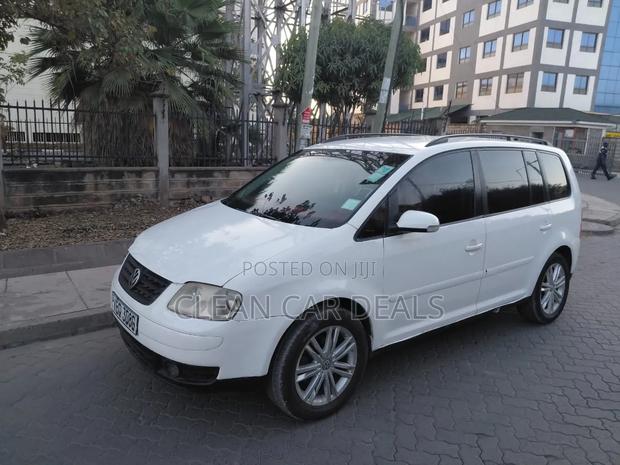 Volkswagen Touran 2003 White