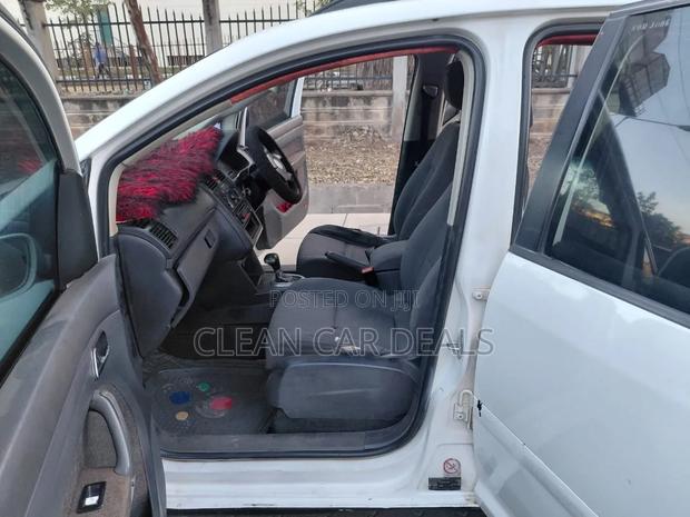 Volkswagen Touran 2003 White