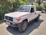 Toyota Land Cruiser 2013 White for sale