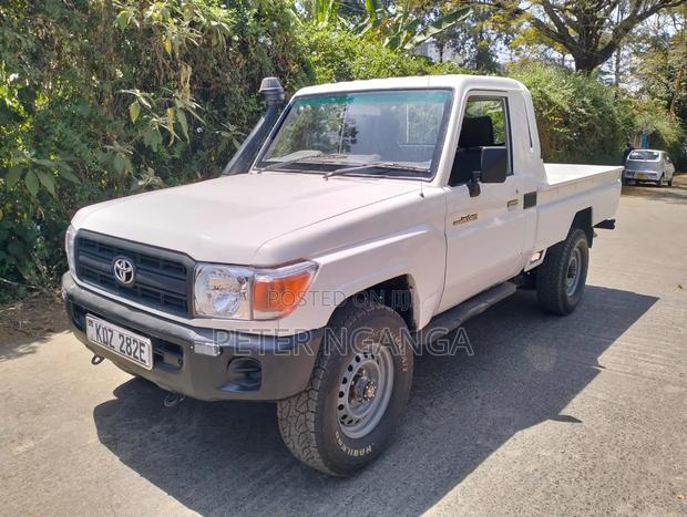 Toyota Land Cruiser 2013 White
