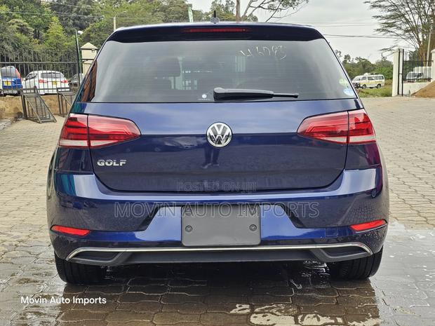 Volkswagen Golf 2019 Blue