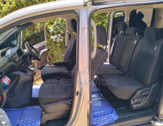 Toyota Noah 2014 Silver