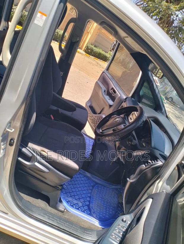 Toyota Noah 2014 Silver