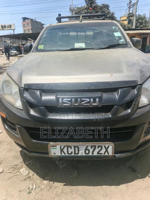 Isuzu D-MAX 2014 Brown