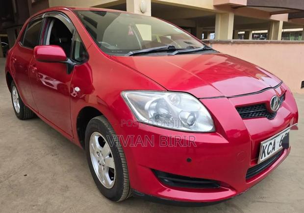 Toyota Auris 2007 Red
