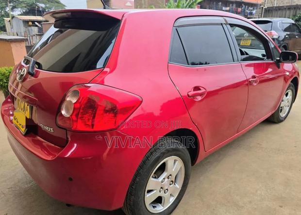 Toyota Auris 2007 Red