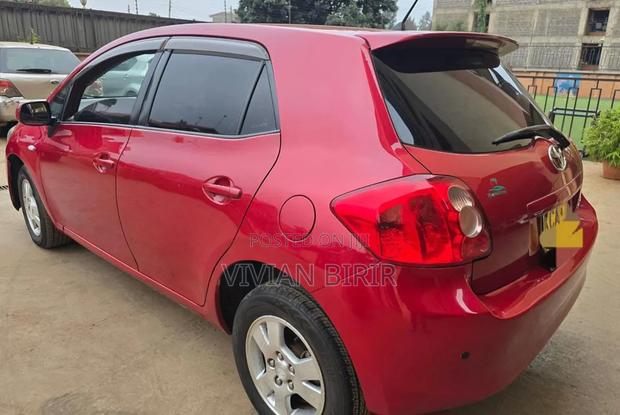 Toyota Auris 2007 Red
