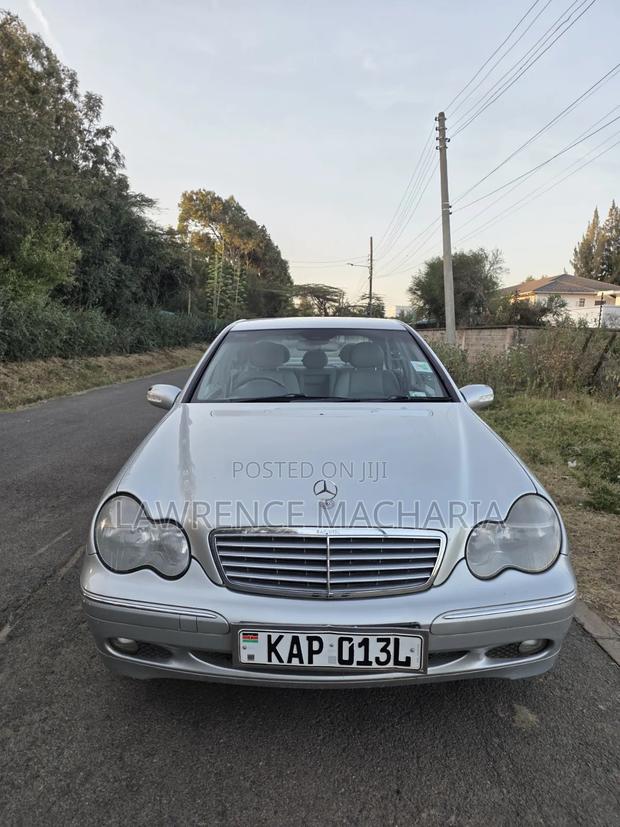 Mercedes-Benz C200 2002 Silver