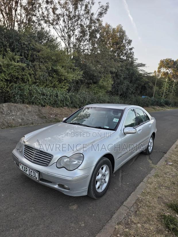 Mercedes-Benz C200 2002 Silver
