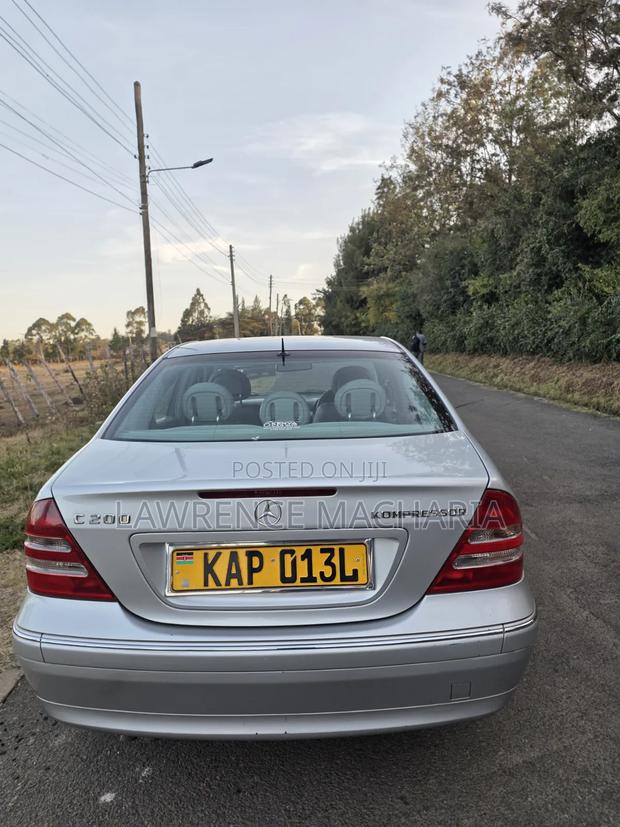 Mercedes-Benz C200 2002 Silver