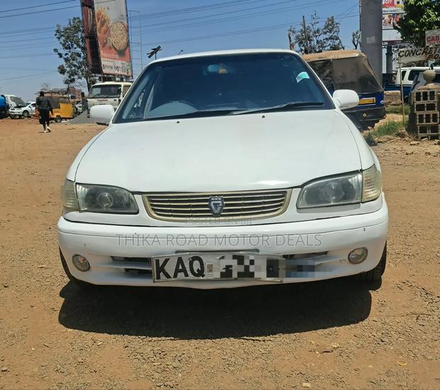 Toyota Corolla 1999 White
