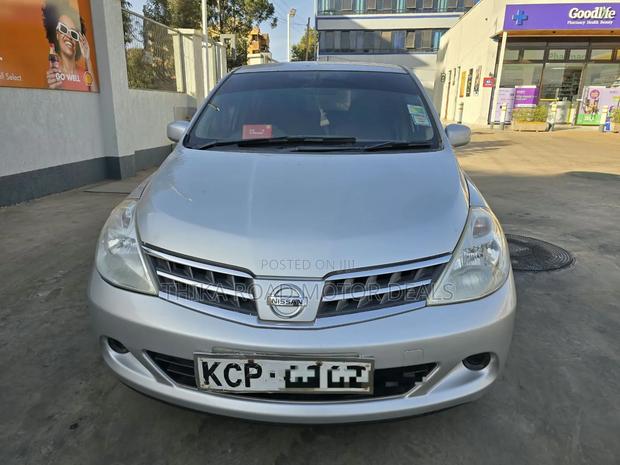 Nissan Tiida 2011