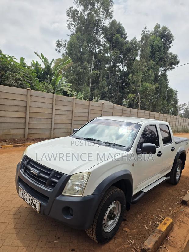 Isuzu D-MAX 2011 White