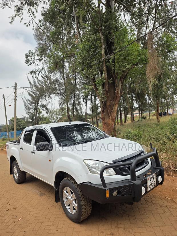 Isuzu D-MAX 2015 White