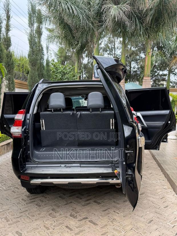 Toyota Land Cruiser Prado 2.8 D-4D 2016 Black