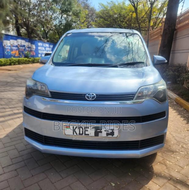 Toyota Spade 2014 Blue