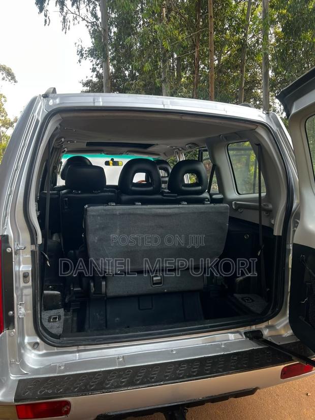 Mitsubishi Pajero 2005 Silver
