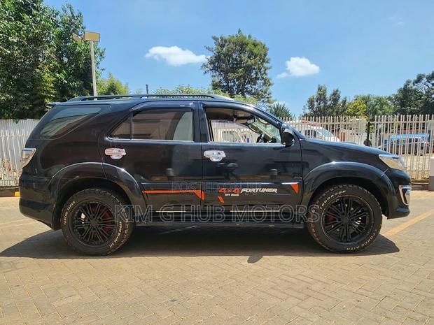 Toyota Fortuner 2014 Black