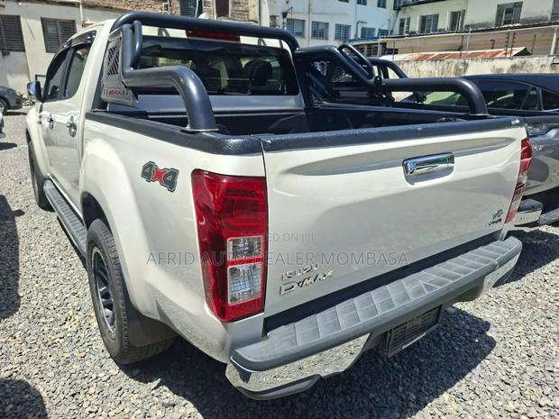Isuzu D-MAX 2018 White