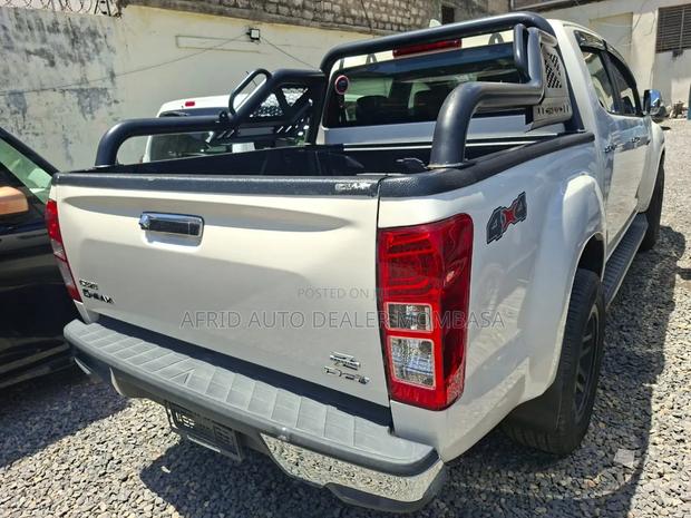 Isuzu D-MAX 2018 White