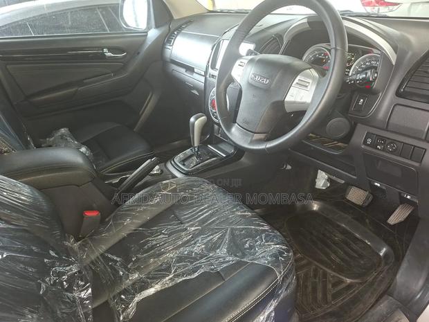 Isuzu D-MAX 2018 White