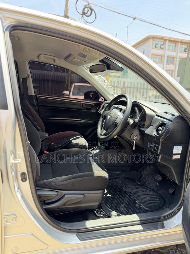 Toyota Axio 2018 Silver