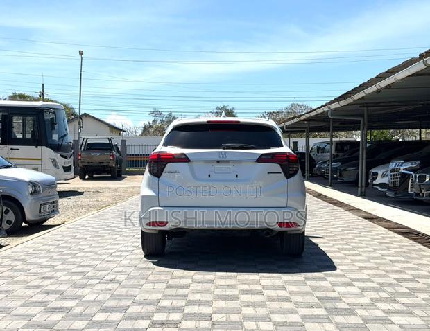 Honda Vezel 2019 White