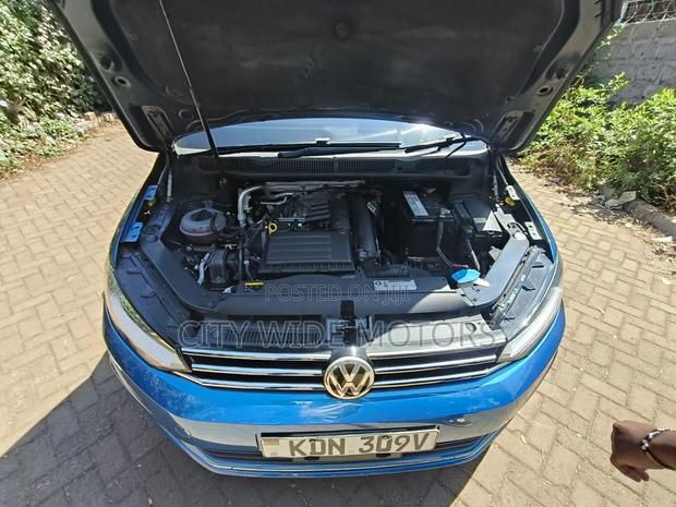 Volkswagen Touran 2016 Blue