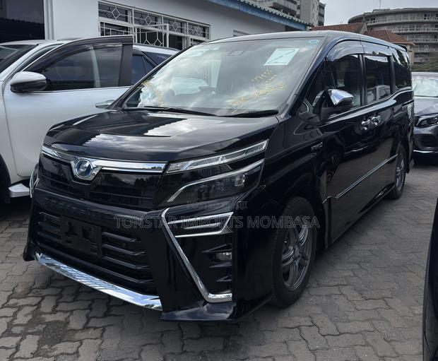 Toyota Voxy Hybrid ZS 2WD 7-Seater 2019 Black