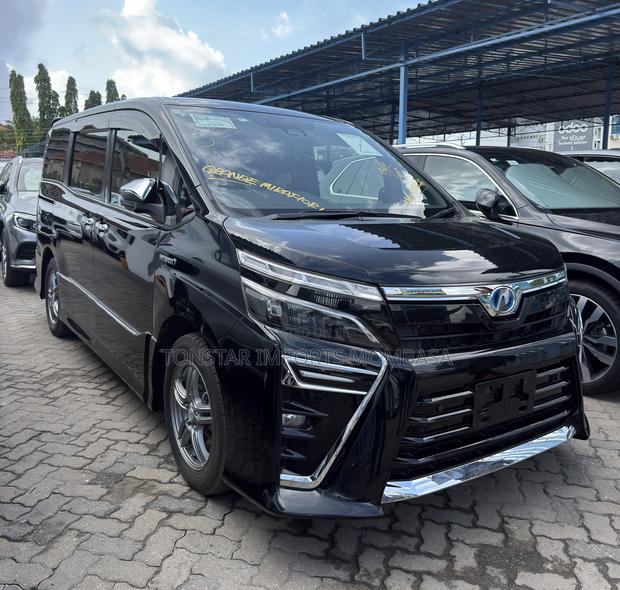 Toyota Voxy Hybrid ZS 2WD 7-Seater 2019 Black
