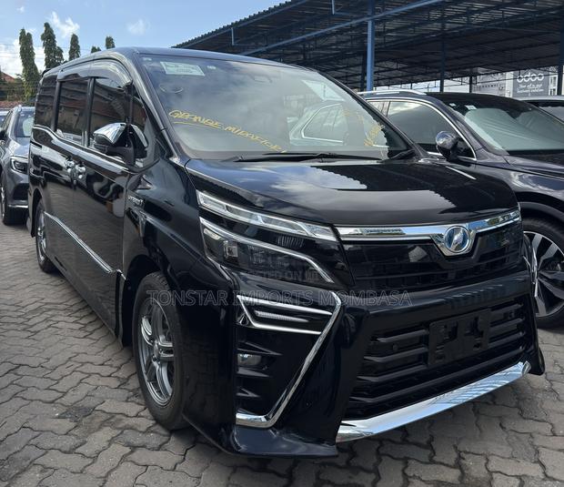 Toyota Voxy Hybrid ZS 2WD 7-Seater 2019 Black