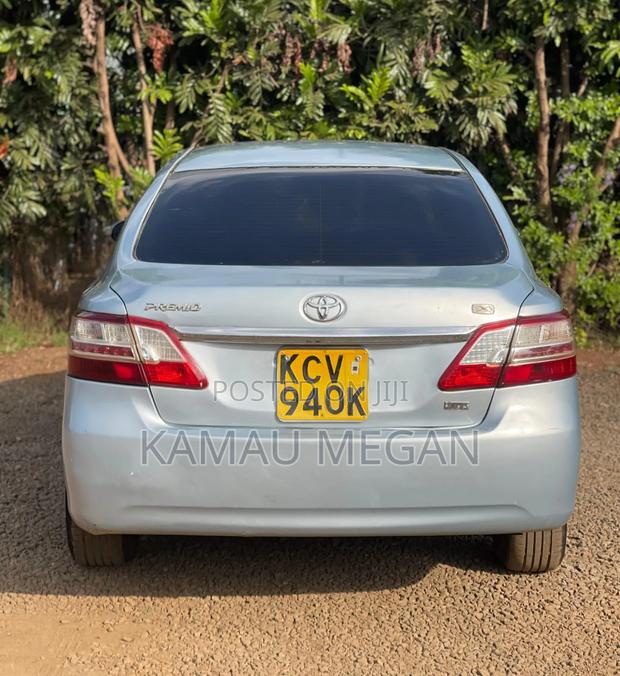 Toyota Premio 2012 Silver