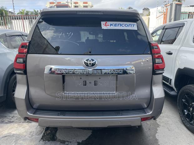 Toyota Land Cruiser Prado 2.7 2019 Brown