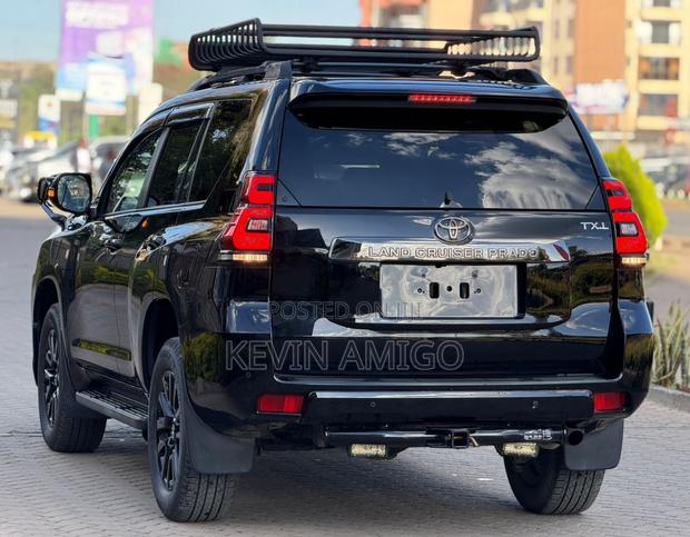Toyota Land Cruiser Prado 2.7 2021 Black