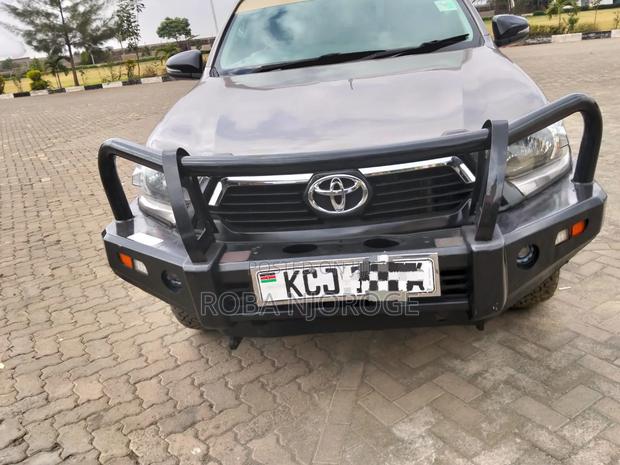 Toyota Hilux 2017 Brown